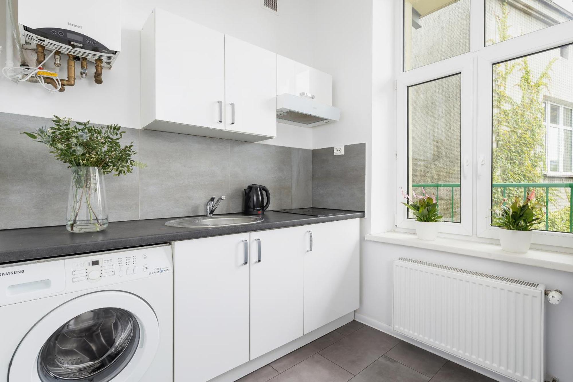 1-Bedroom Apartment With Balcony - Dluga 65 Kraków Zewnętrze zdjęcie