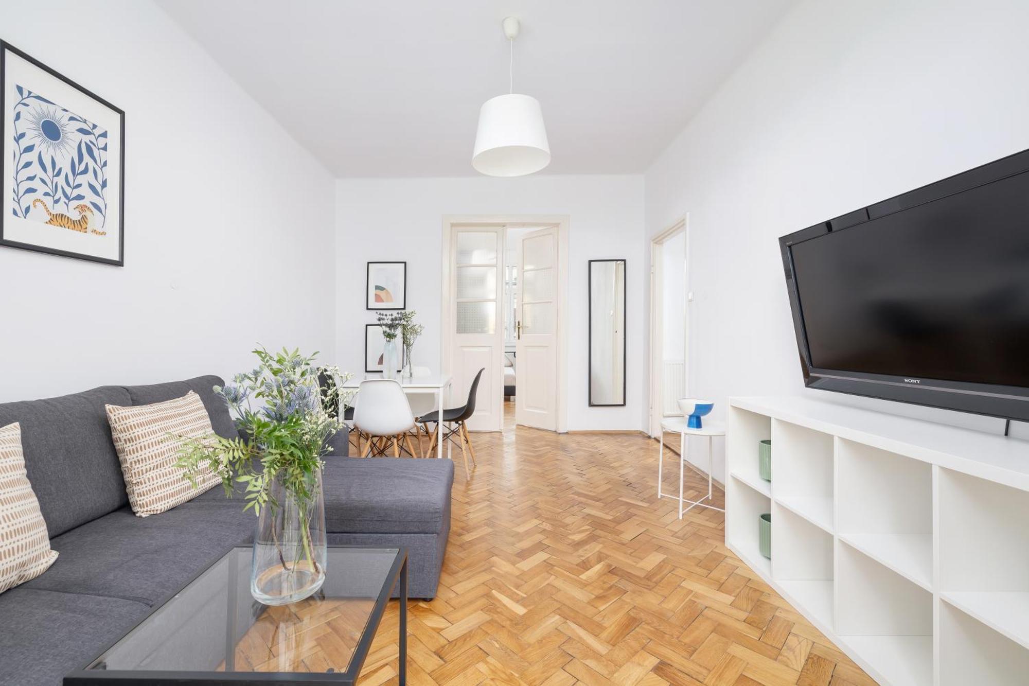 1-Bedroom Apartment With Balcony - Dluga 65 Kraków Zewnętrze zdjęcie
