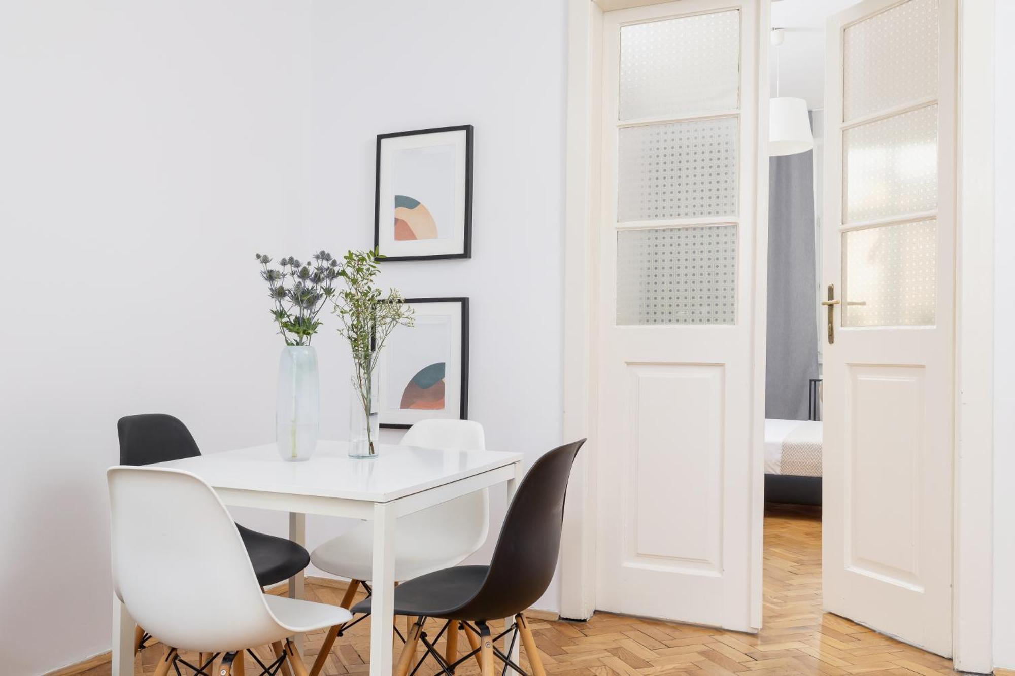 1-Bedroom Apartment With Balcony - Dluga 65 Kraków Zewnętrze zdjęcie
