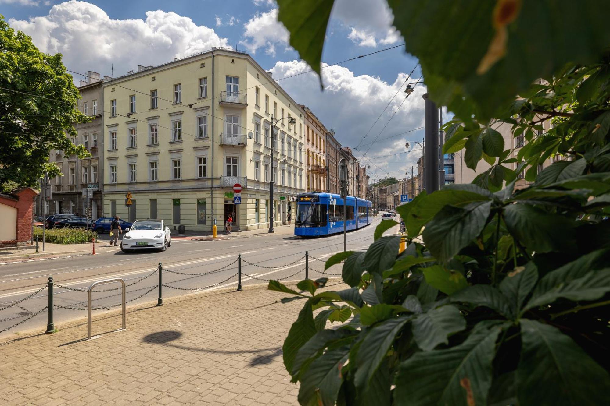 1-Bedroom Apartment With Balcony - Dluga 65 Kraków Zewnętrze zdjęcie